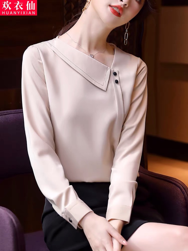 شومیز ساتن کرم - Image 6