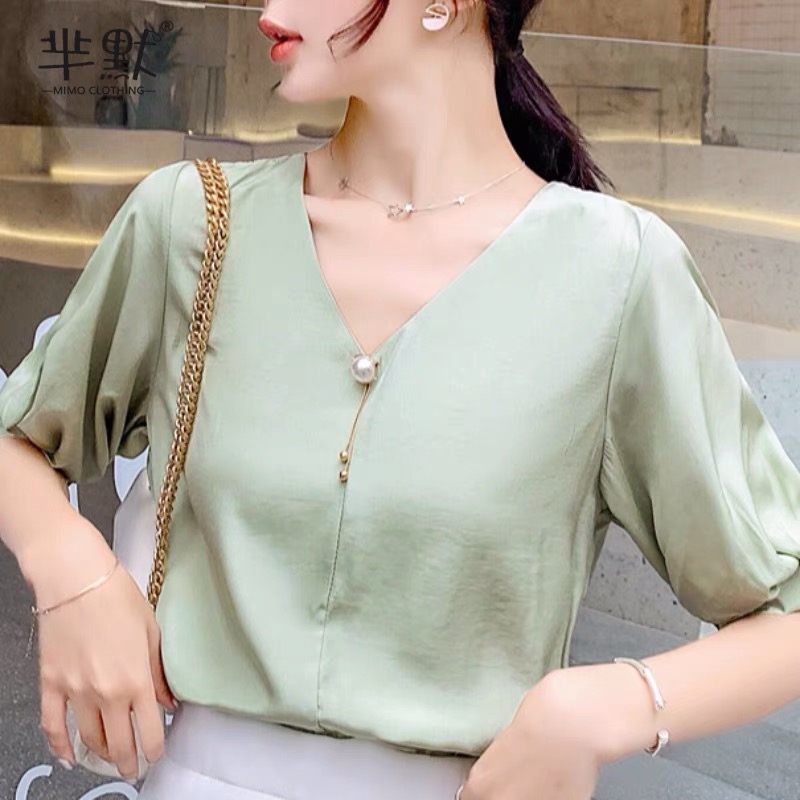 شومیز ساتن حریر گل سینه دار - Image 3